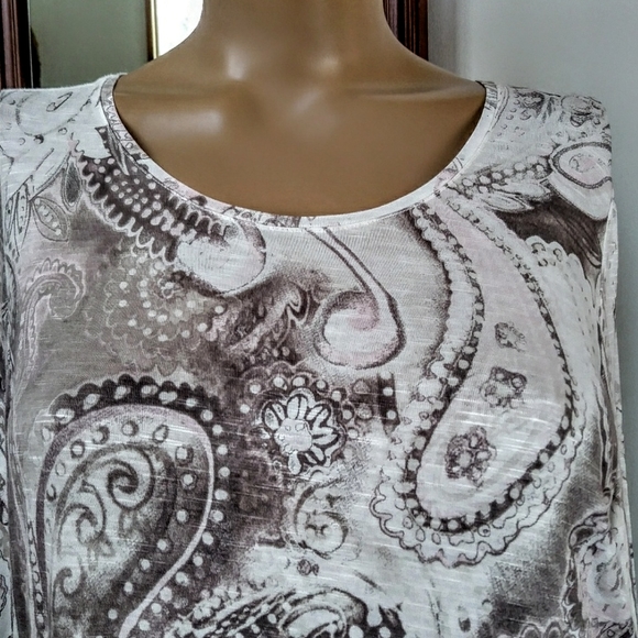 3/$35 Easy Wear by Chico's.Size 2 - Picture 3 of 6